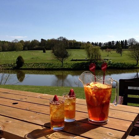 Mannings Heath Hotel Horsham Buitenkant foto
